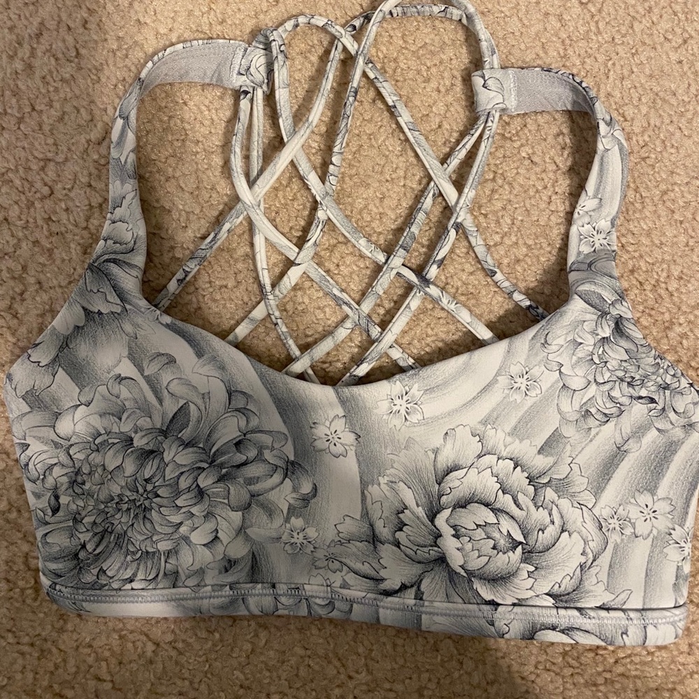 lululemon free to be sports bra size two